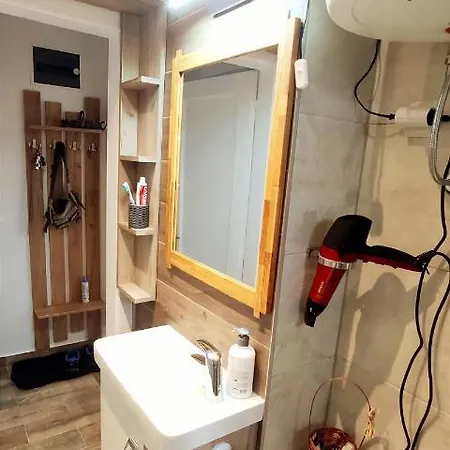 Cozy, & Quiet Lucky - Garage On Demand Or Free Public Parking