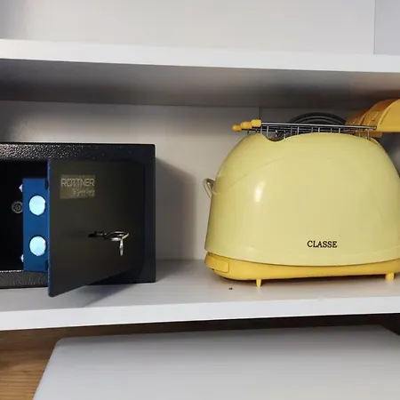 Cozy, & Quiet Lucky - Free Public Parking Szarajevó