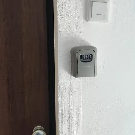 Cozy, & Quiet Lucky - Free Public Parking *