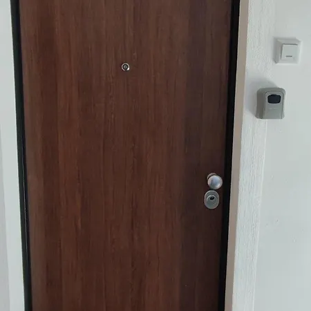 Cozy, & Quiet Lucky - Free Public Parking *