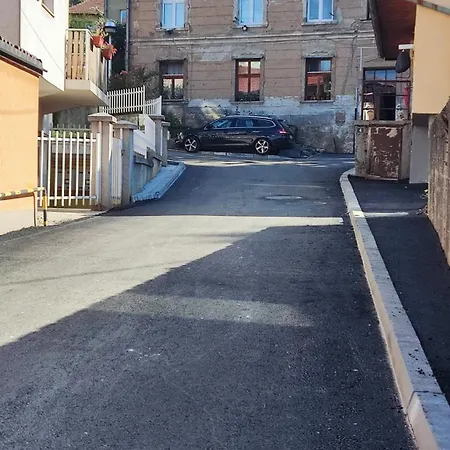 Apartment Cozy, & Quiet Lucky - Free Public Parking *