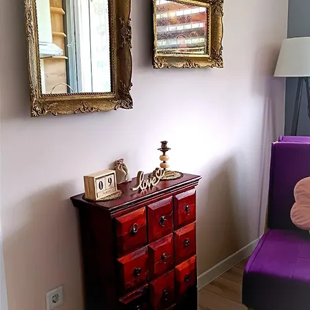 Cozy, & Quiet Lucky - Free Public Parking Apartman