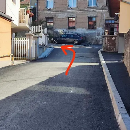 Apartman Cozy, & Quiet Lucky - Free Public Parking