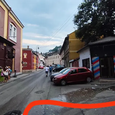 Cozy, & Quiet Lucky - Free Public Parking Appartamento